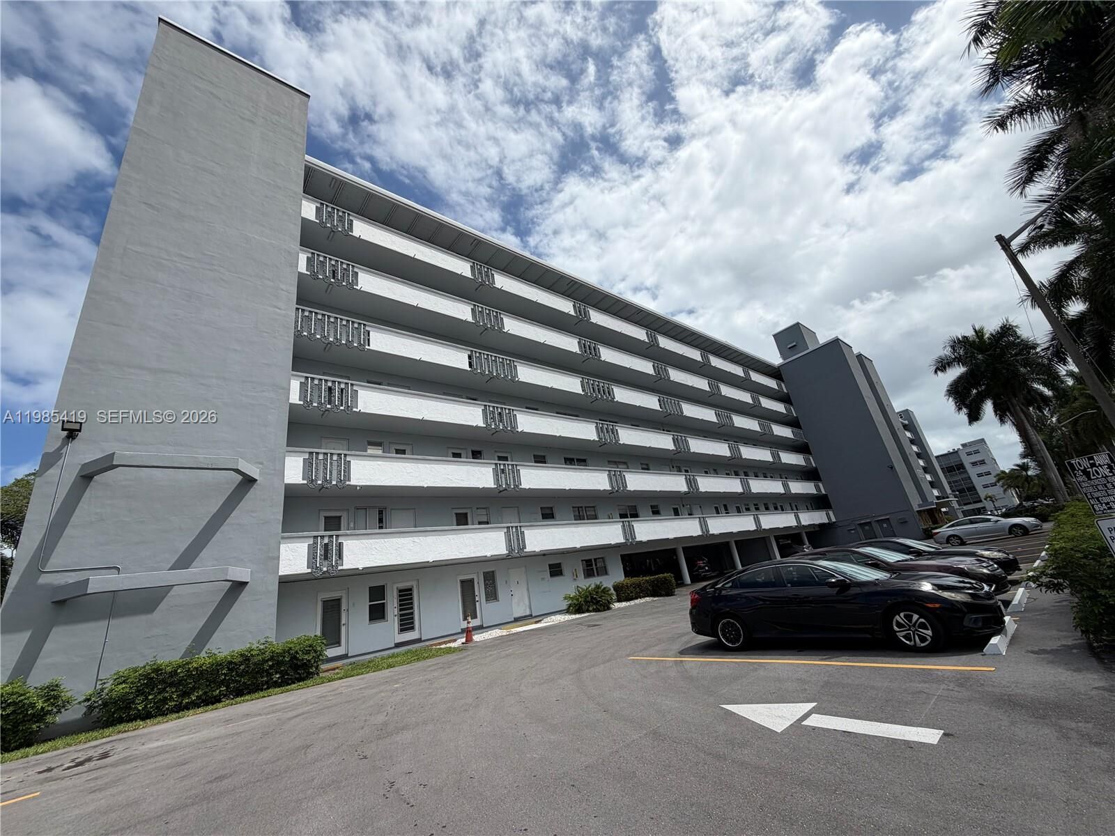 Property Photo:  1000 NE 14th Ave 201  FL 33009 