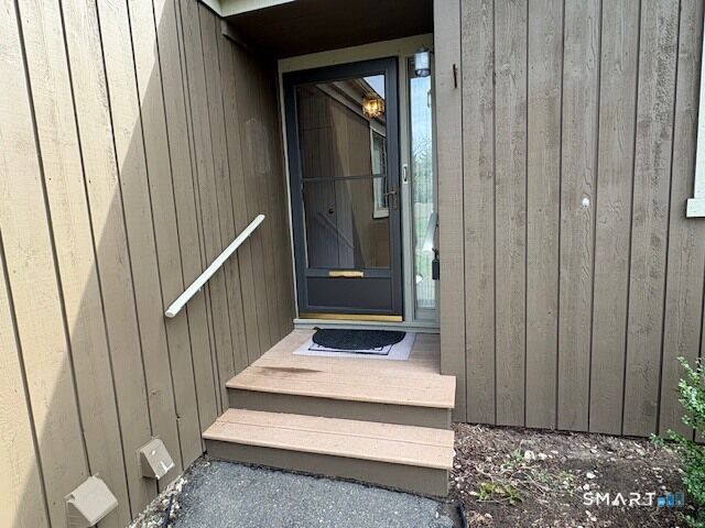 Property Photo:  99 Seminole Lane A  CT 06614 