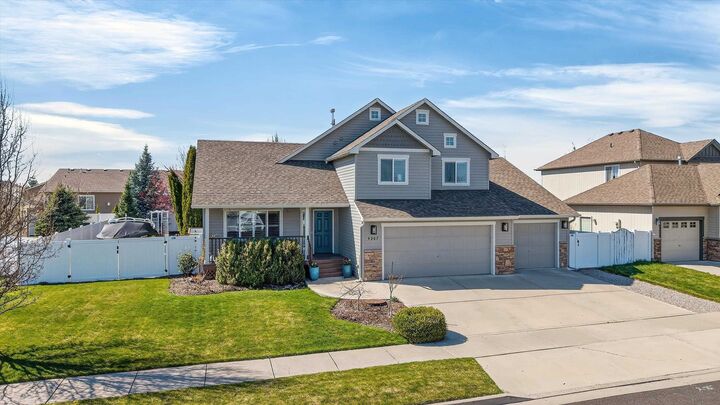 Property Photo: 9207 N Warren St WA 99208