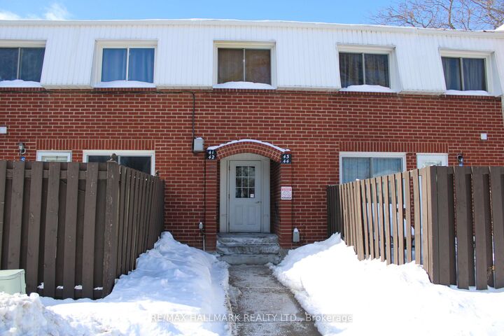 Property Photo: 1010 Glen Street 41 ON L1J 6J2
