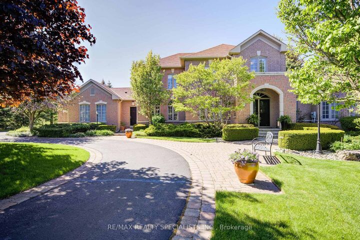 Property Photo: 11 Bridlewood Boulevard ON L0P 1H0