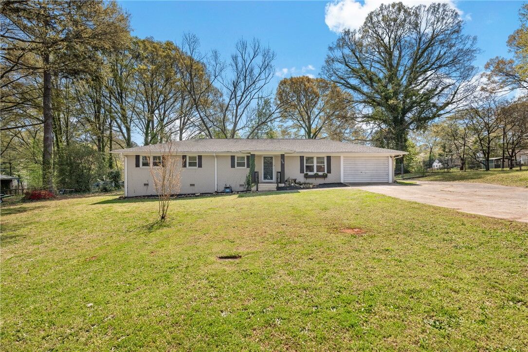 Property Photo: 210 Ligon Drive SC 29621