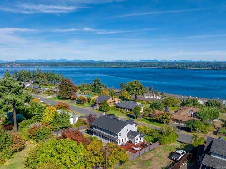 Property Photo: 392 Carnegie St BC V9W 2J5
