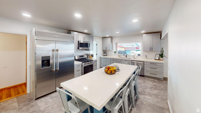 Property Photo:  1212 W 500 N  UT 84078 