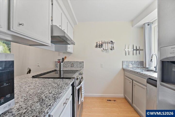 Property Photo:  1450 SW Bridlewood (#1) Dr  OR 97338 