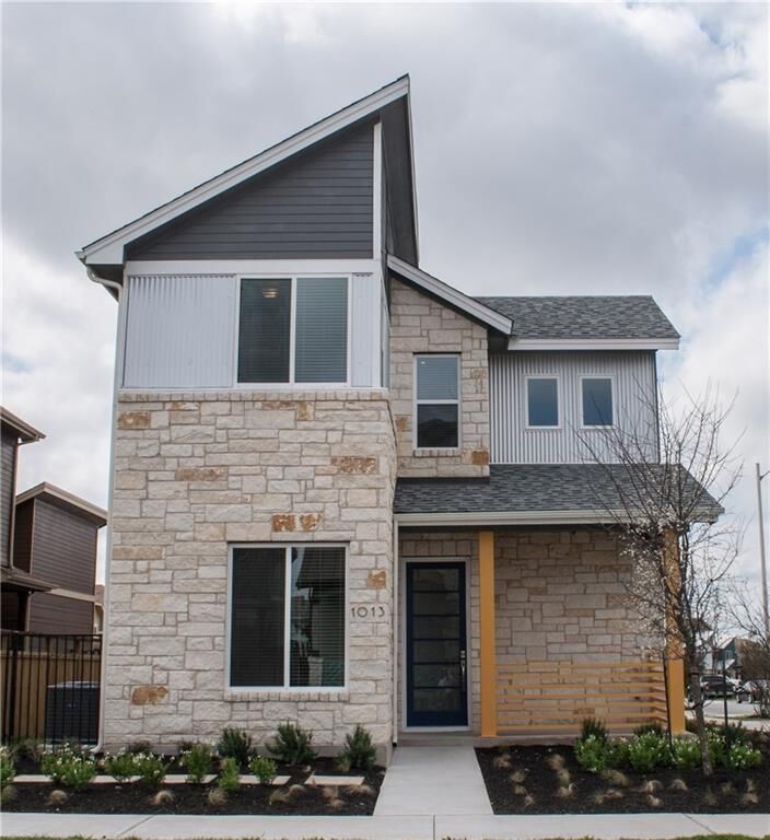 Property Photo:  1013 Banyon Street  TX 78757 