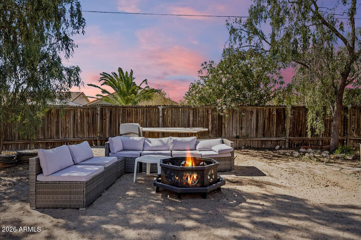 Property Photo:  1011 W 5th Avenue  AZ 85120 