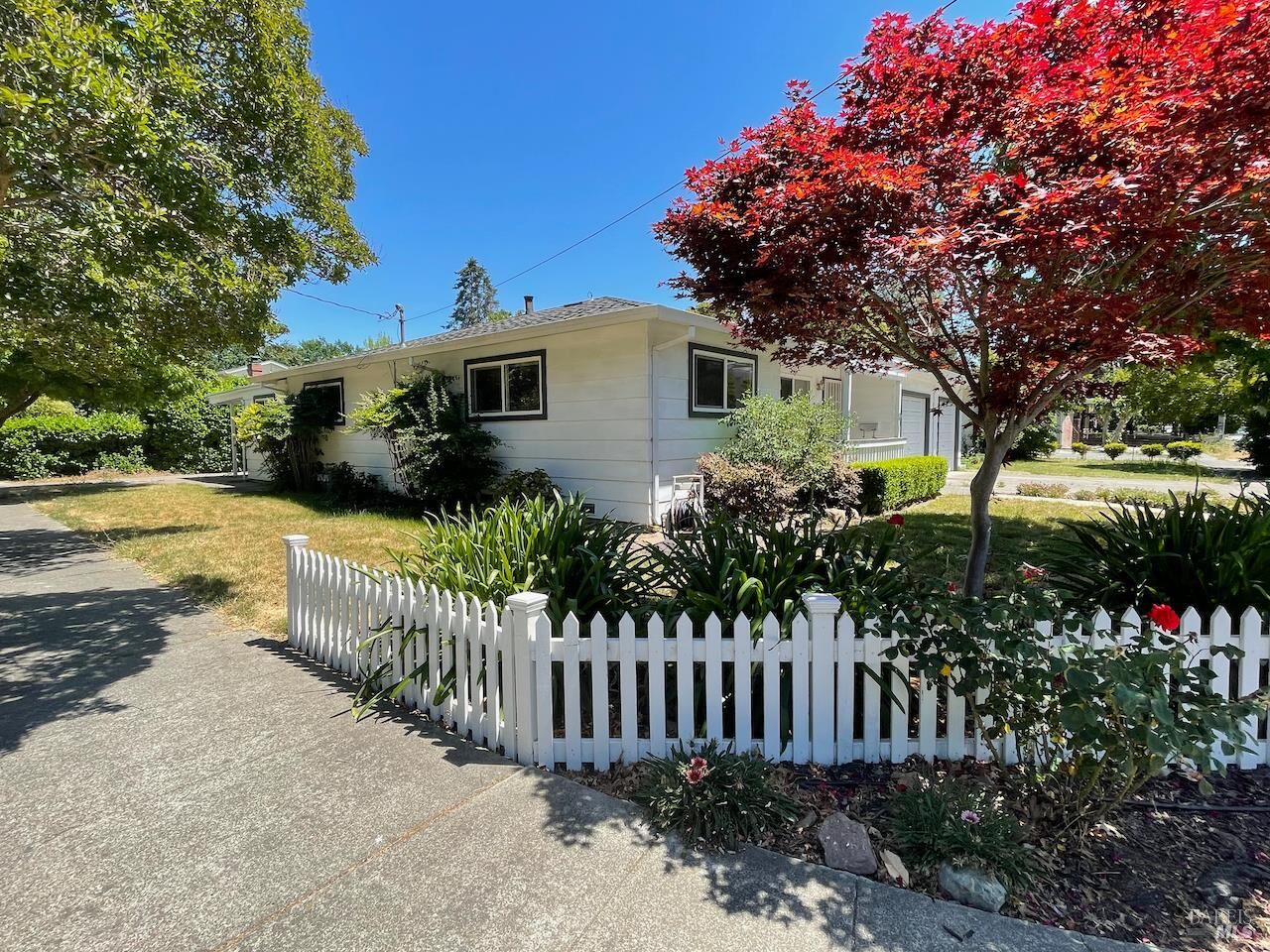 Property Photo:  1690 1692 Beaver Street  CA 95404 