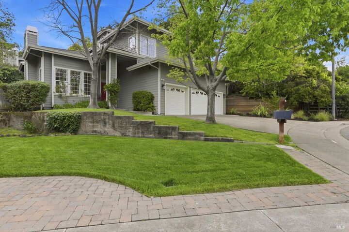 Property Photo:  11 Red Oak Court  CA 94949 