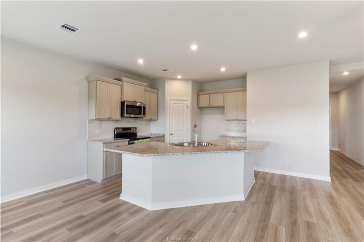 Property Photo: 5518 Harriet Street TX 77807