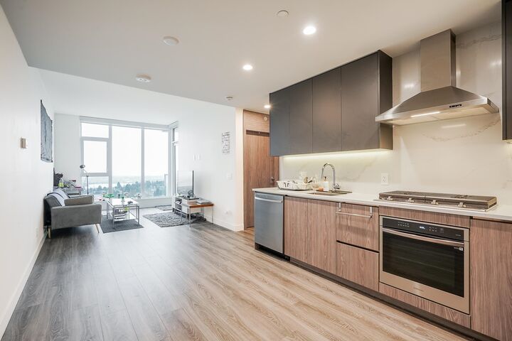 Property Photo: 10750 135A Street 1802 BC V3T 0V4
