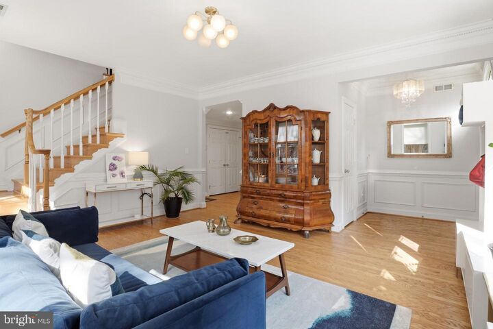 Property Photo:  1142 N Jackson Street  VA 22201 