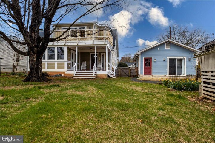 Property Photo:  104 Pershing Avenue NW  VA 20176 