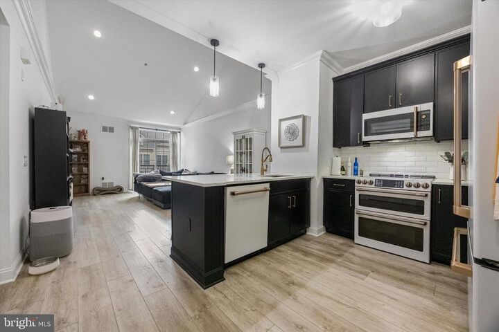 Property Photo:  200 W Elm Street 1428  PA 19428 