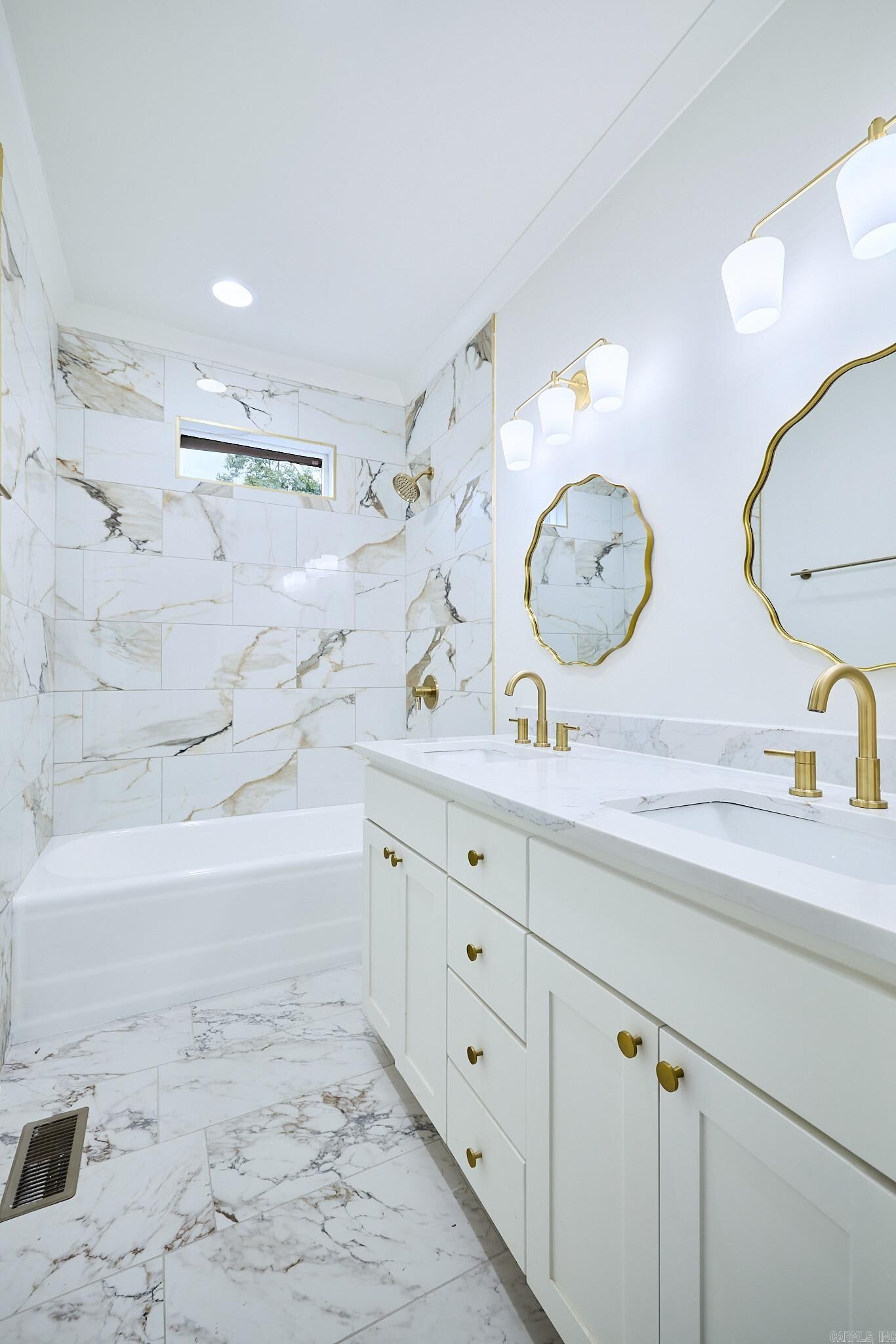 Property Photo: 5101 Lee Avenue AR 72205