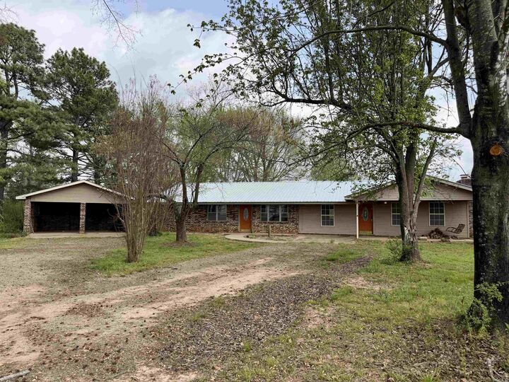 Property Photo:  262 County Road 3290  AR 72830 