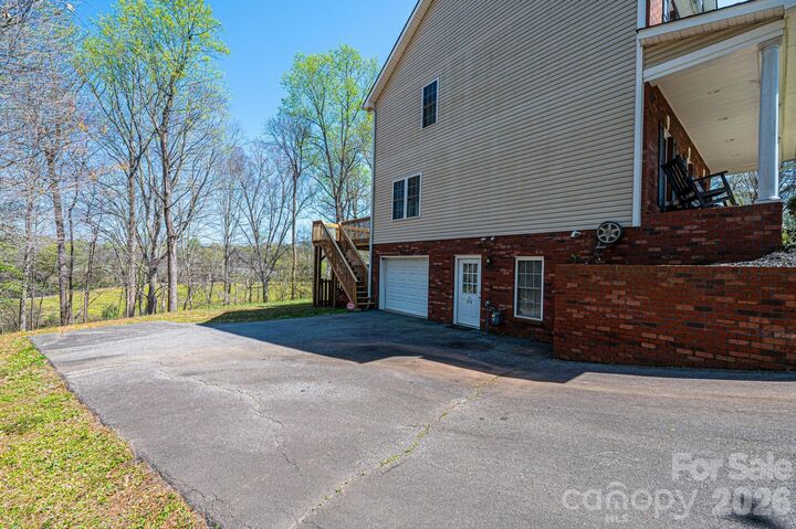 Property Photo:  2586 Henry Falls Drive  NC 28602 