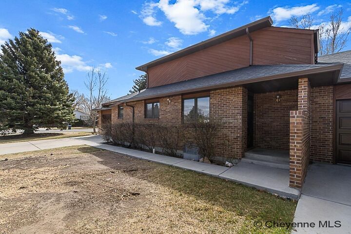 Property Photo: 5102 Syracuse Rd WY 82009