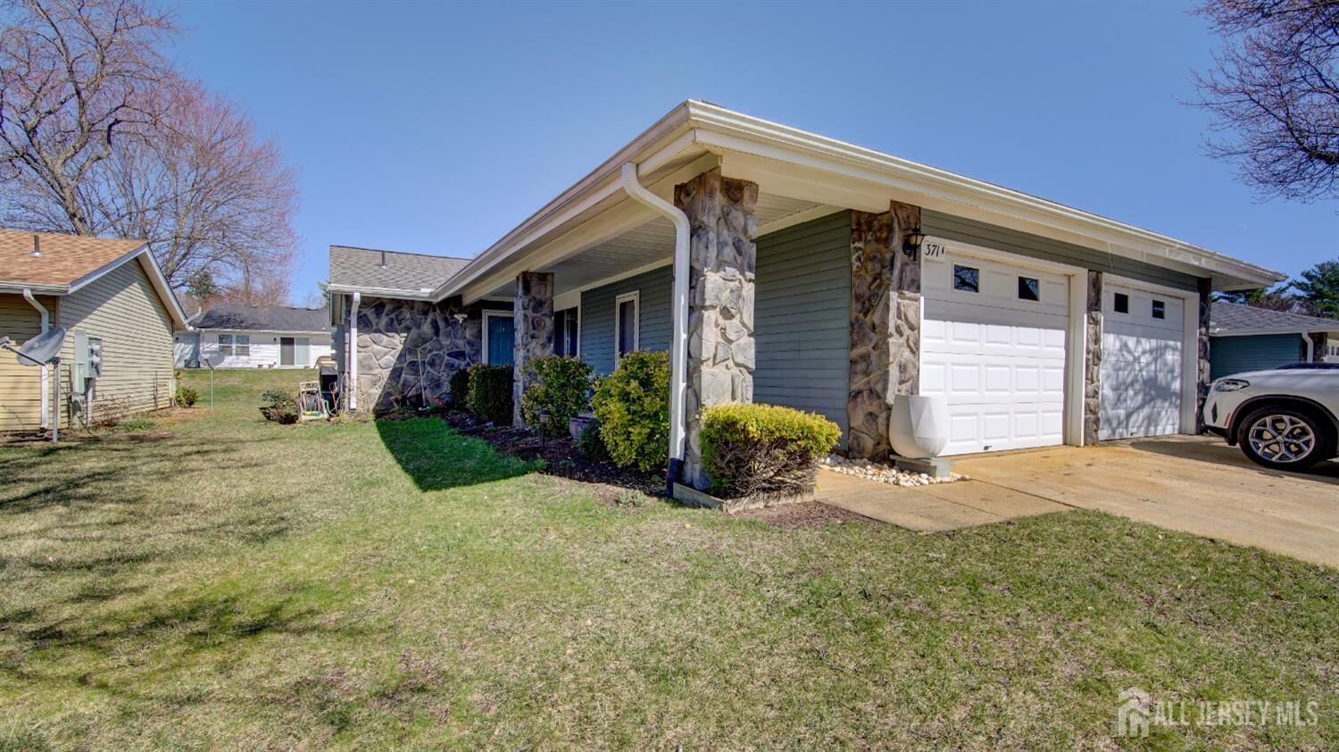 Property Photo:  371-A Duranta Plaza  NJ 08831 