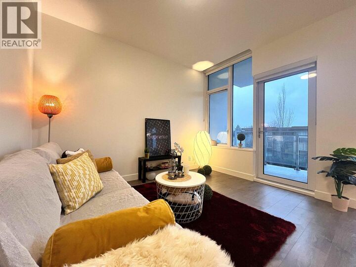 Photo de la propriété: 5051 Imperial Street Ch3 BC V5J 0J3