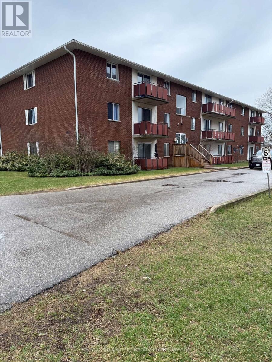 Property Photo:  191 Lisgar Avenue 302  ON N4G 3L5 