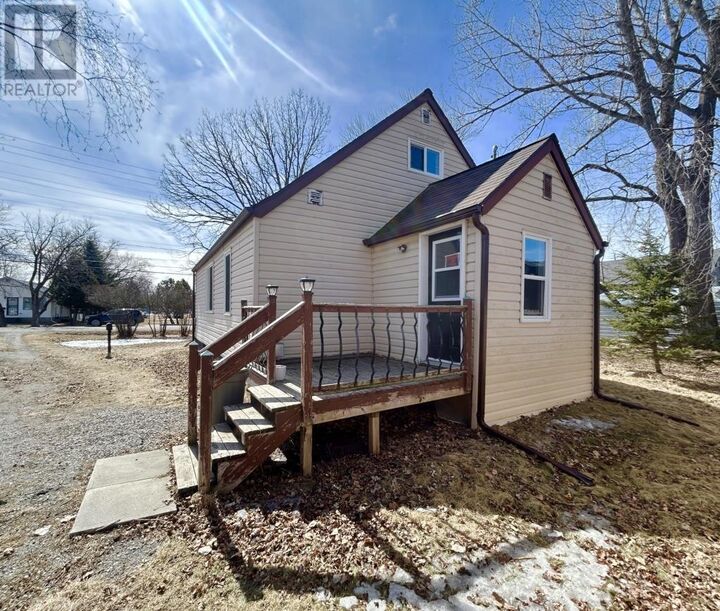 Photo de la propriété:  308 Sixth Street West  ON P9A 3E6 