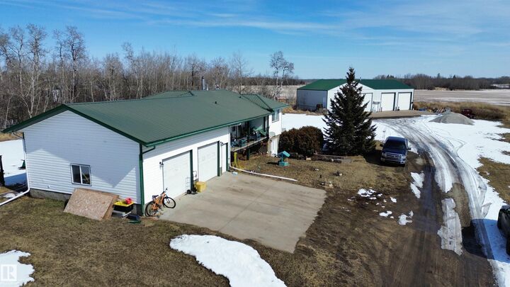 Property Photo: 475031B Rge Road 251 AB T0C 1Z0