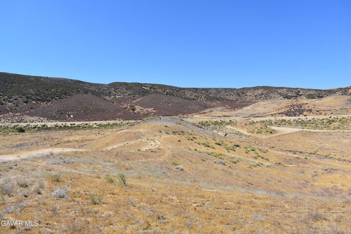 Property Photo:  Vic 138th St W And Ave J7  CA 93536 