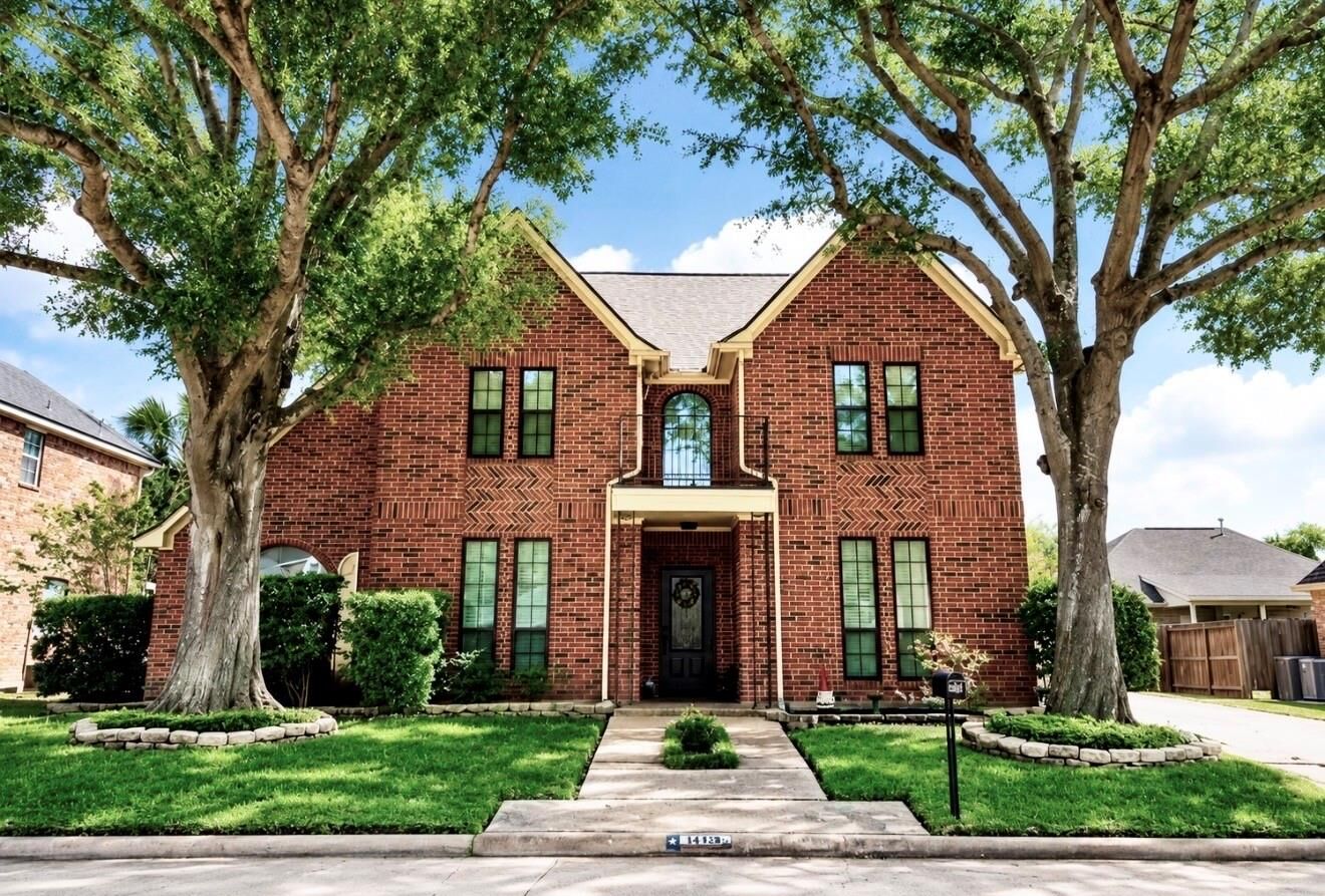 Property Photo: 608 Westview Terrace Drive TX 77474