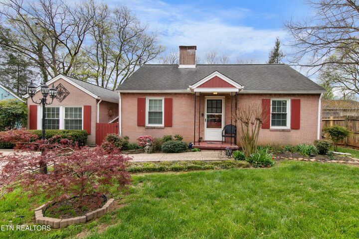 Property Photo:  2820 Arbor Place  TN 37917 