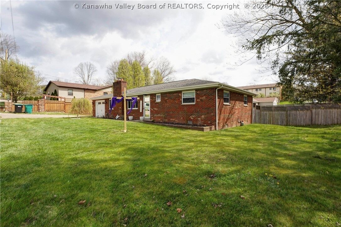 Property Photo:  1 Hillcrest Drive  WV 25560 