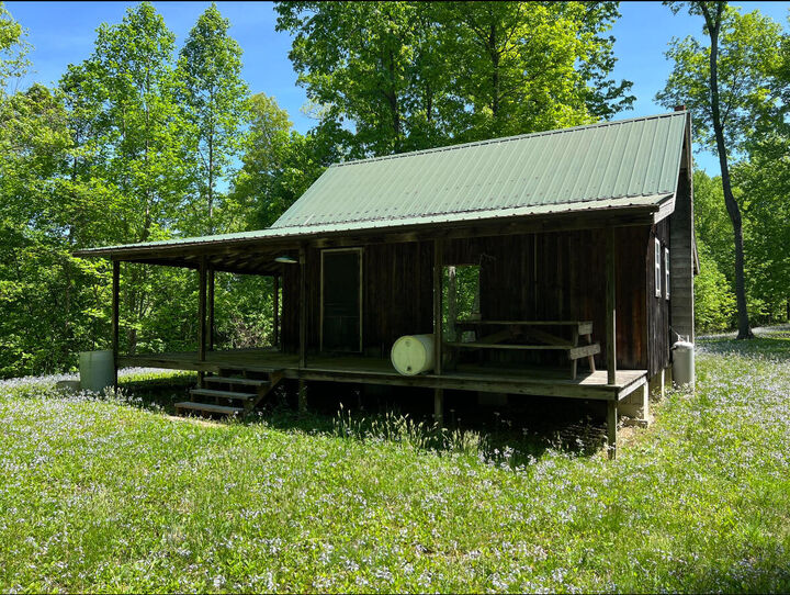 Property Photo:  2518 Tark Hill Rd  KY 40481 