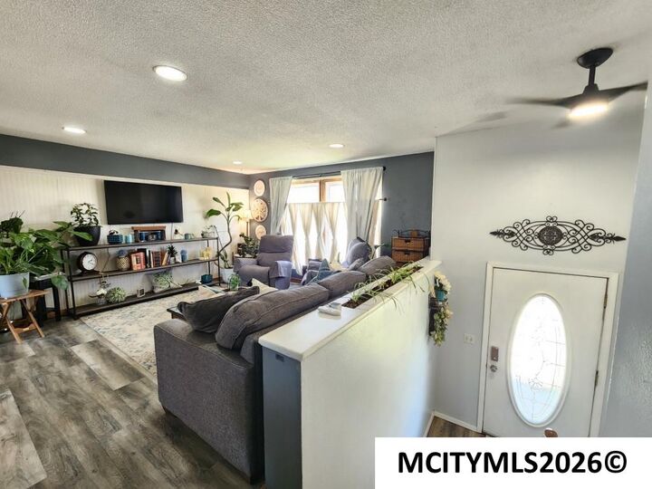 Property Photo:  1026 N Polk  IA 50401 