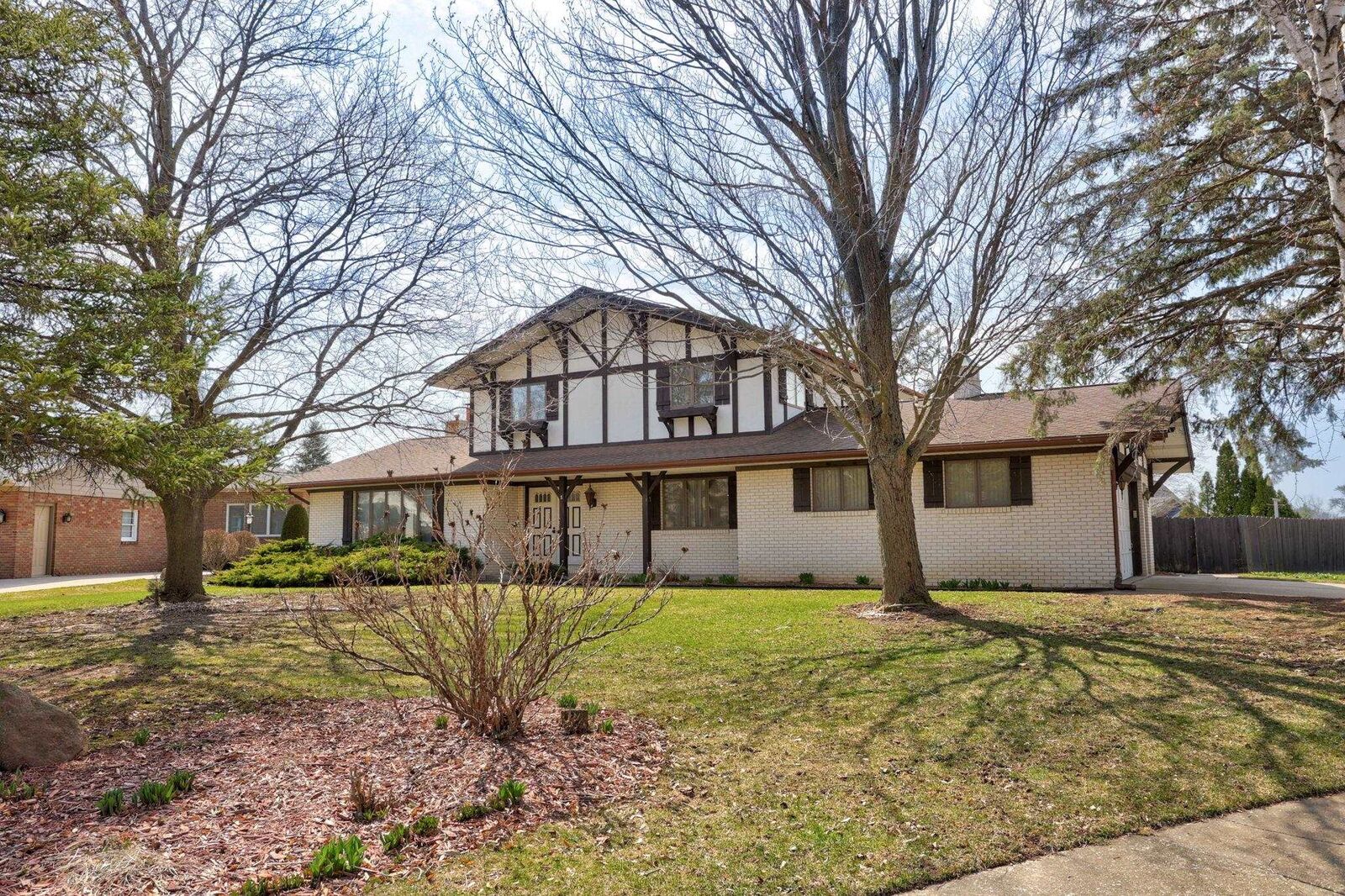 Property Photo:  1 Harlan Court  MI 48734 