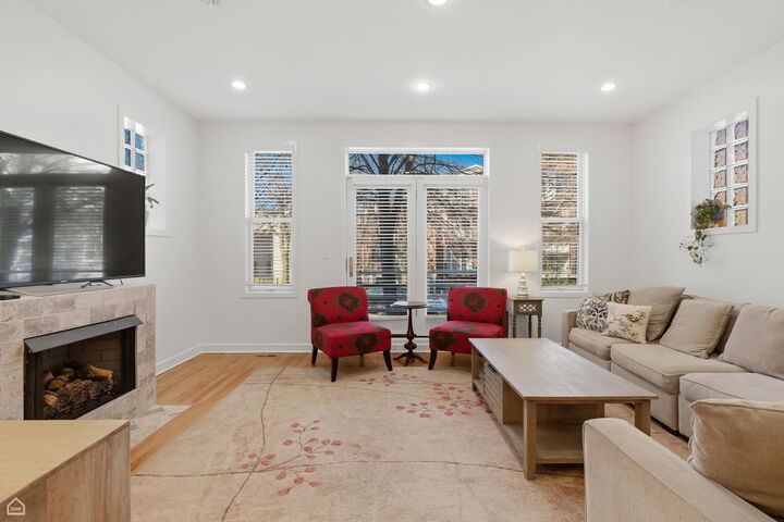 Property Photo:  2317 N Hamilton Avenue A  IL 60647 