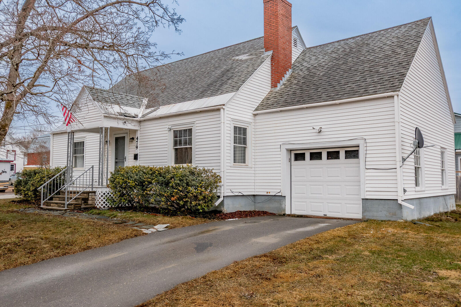 Property Photo:  479 Essex Street  ME 04426 