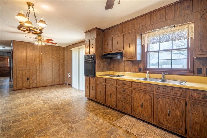 Property Photo: 717 Brenda Ave TN 38469