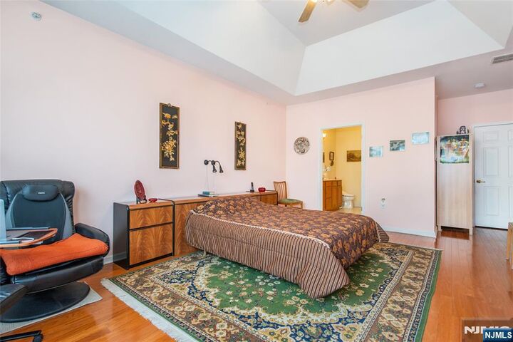 Property Photo:  9 Cliff Road  NJ 07424 