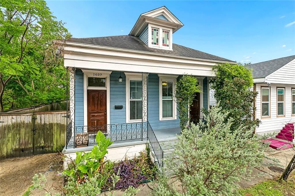 Property Photo: 1607 Louisa Street LA 70117