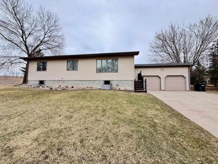 Property Photo:  828 W Birch Avenue  MN 56537 