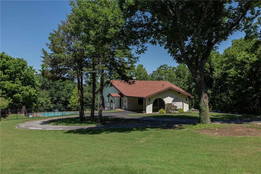 Property Photo:  363 E Ralston Street  AR 72730 