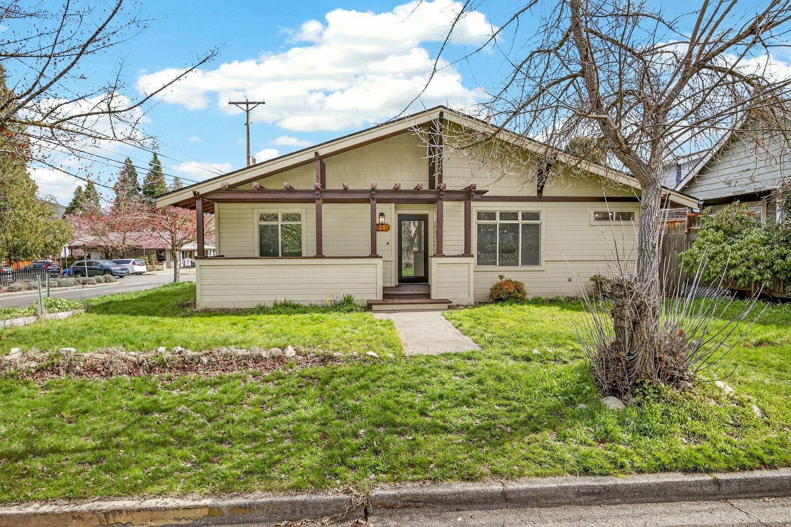 Property Photo: 24 Dewey Street OR 97520