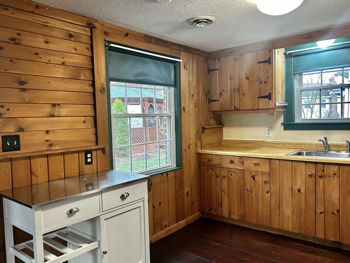 Property Photo:  6 Long Farm Terrace 6  MA 01301 