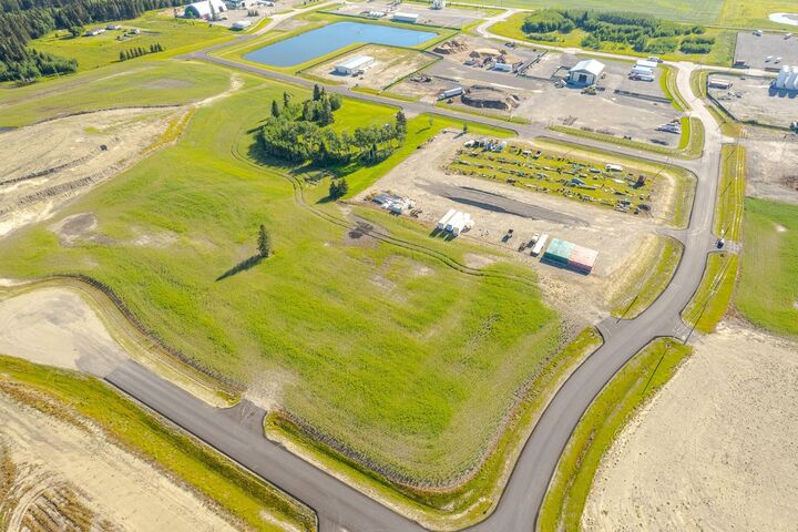 Property Photo:  32532 Range Road 42 120  AB T0M 1X0 