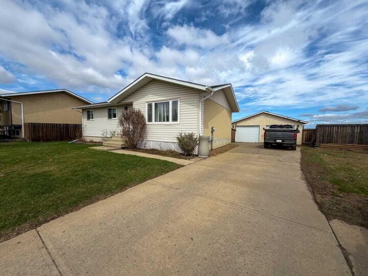 Property Photo:  185 Sitka Drive  AB T9H 3C1 
