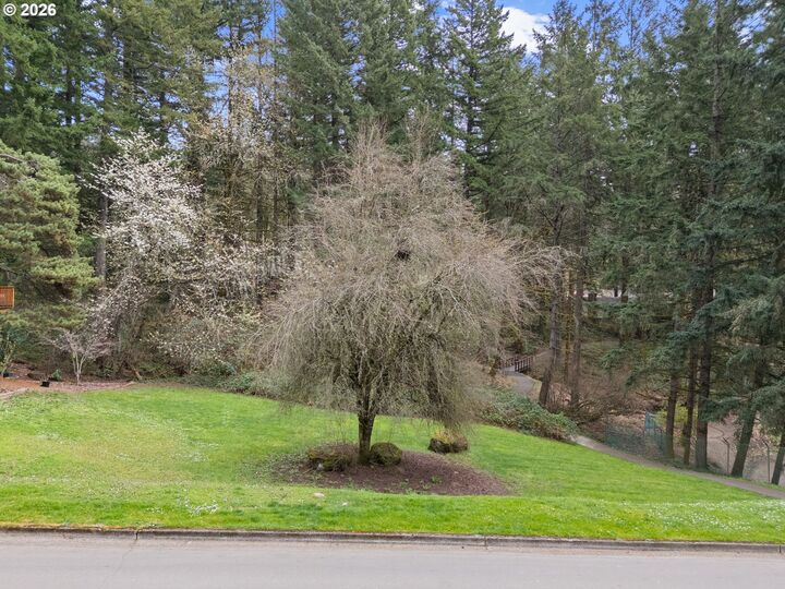 Property Photo:  Abelard  OR 97035 