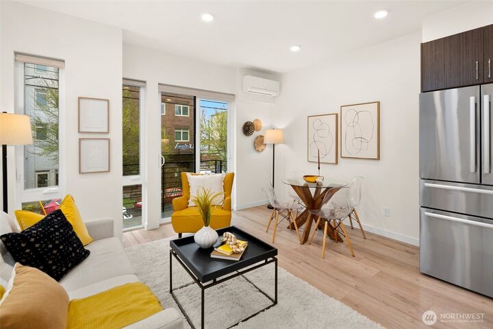 Property Photo:  109  22nd Avenue E F  WA 98112 