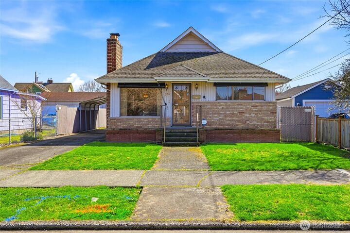 Property Photo:  334  Wells Avenue N  WA 98056 