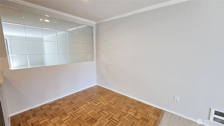Property Photo:  11010 NE 68th Street 627  WA 98033 