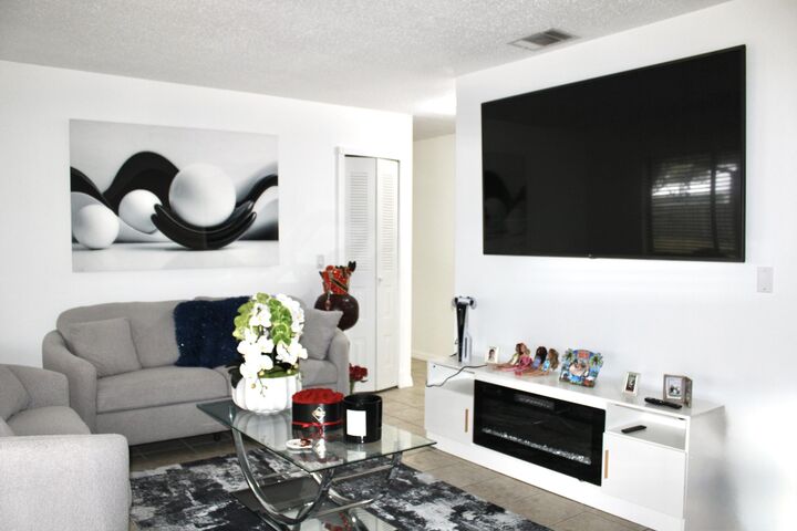 Property Photo: 2533 SE Grand Drive FL 34952